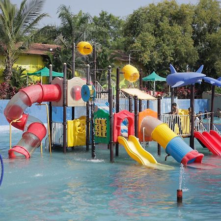 Vits Roccia Hill Resort And Adventure Park, Navapur Songadh Eksteriør bilde