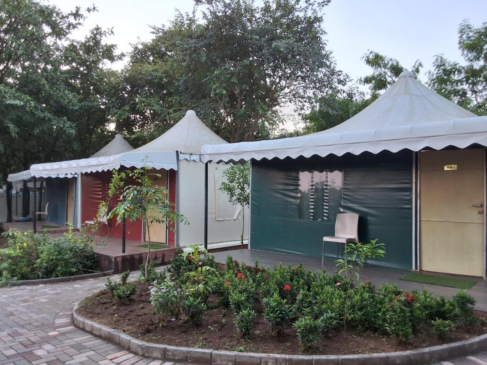 Vits Roccia Hill Resort And Adventure Park, Navapur Songadh Eksteriør bilde